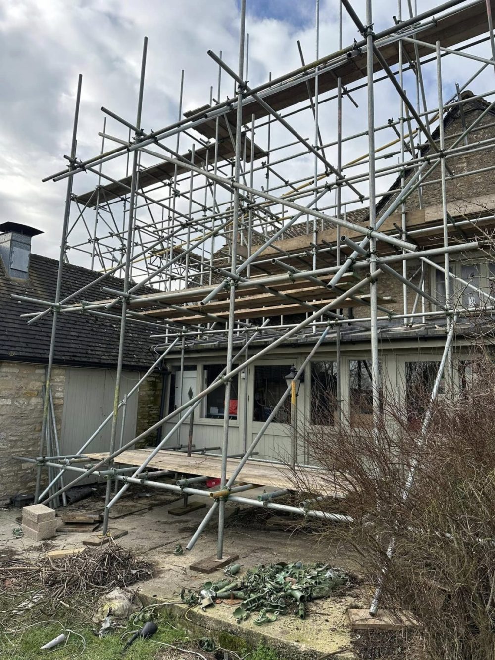 High-quality scaffolding setup for property maintenance in Oxford